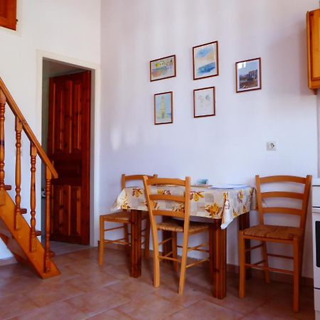 Villa Yorgos Chalki Town ภายนอก รูปภาพ